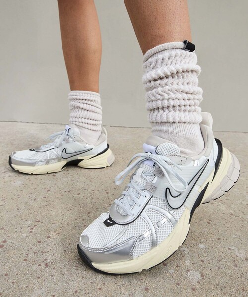 NIKE ウィメンズv2kラン:スニーカー　24.5 NIKE スニーカー 「NIKE(ナイキ)」 ウィメンズ V2K ラン