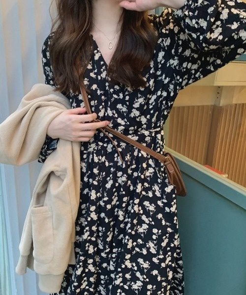 美品(9) Leilian 花柄ワンピース 紺×ベージュ 膝丈 エレガント Sally Lunn ワンピース 花柄エレガントワンピース : ZOZOTOWN Yahoo!店