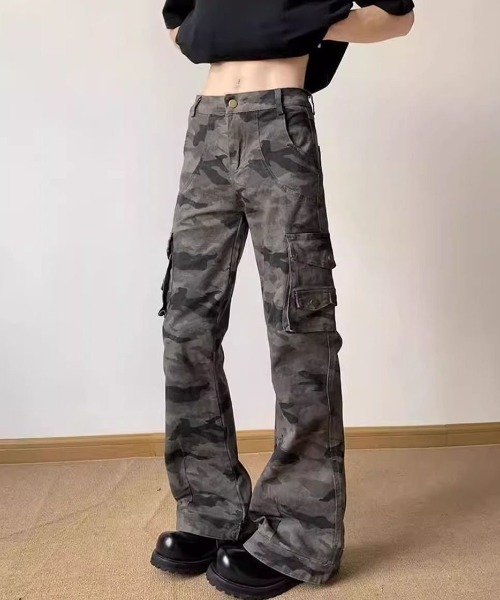ニコアンド フレアカーゴパンツ てぃら 新品 タグ付き Mサイズ ニコアンド フレアカーゴパンツ - メルカリ