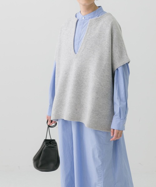 高レビュー♪かぐれ ニットベスト 新品未使用(タグ無し)アイボリー かぐれ（カグレ）の「トグル釦ニットベスト（ベスト）」 - WEAR