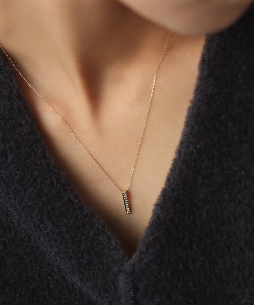 Lilas ネックレス ボックスダイヤ12mmバーティカルバー