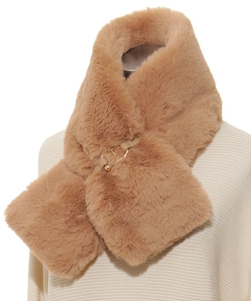FURLA（フルラ） マフラー ストール フェイクファーマフラー ”バックル