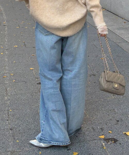 ジーンズ デニム デニムパンツ ルーズフレアデニム レディースの画像