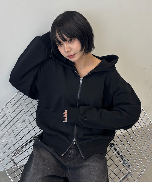 MandO（エムオー） パーカー ワンポイント刺繍スウェットジップ