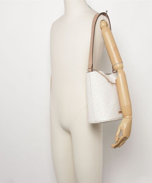 GUESS（ゲス） ショルダーバッグ バッグ TASHA Bucket ショルダー