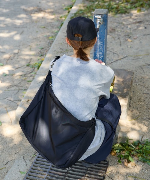 ショルダーバッグ　meltum meltum ショルダーバッグ POUCH SHOULDER BAG / ポーチ