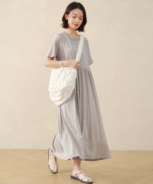 美品 ワンダフルワールド ふんわりスモック風ワンピース 半袖 くすみ
