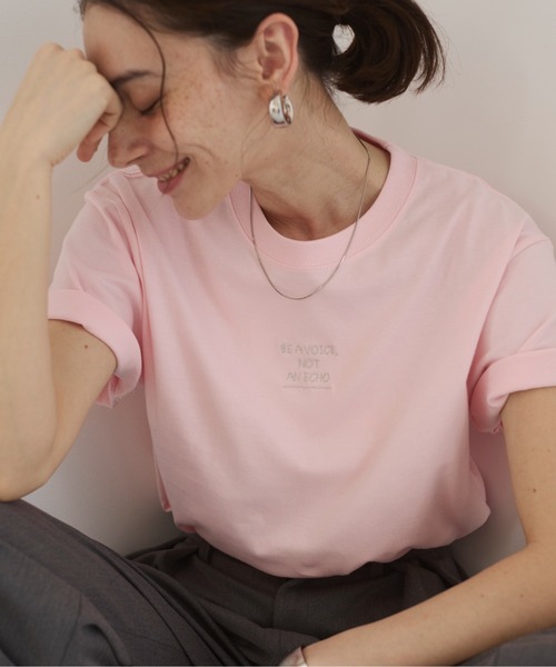 未使用T-Angie ANGIE tシャツ フロント ワンポイント 刺繍 ロゴ Tシャツ（半袖