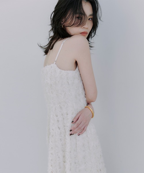 anuans エンブロイダリーフレアキャミワンピース　ホワイト anuans エンブロイダリーフレアキャミワンピース ホワイト エンブロイ