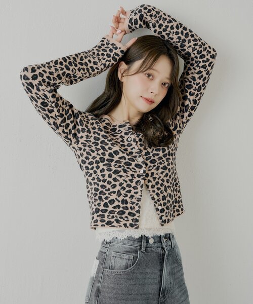 ahcahcum あちゃちゅむ レオパード柄カーディガン SALON by Chico】レオパード柄コンパクトカーディガン | Chico(チコ