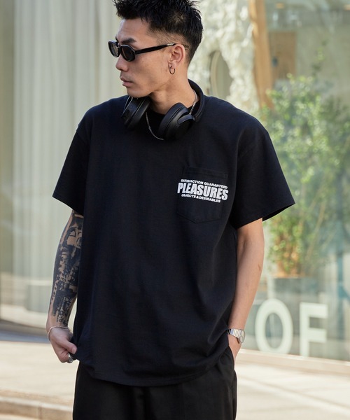 PLEASURES（プレジャーズ） tシャツ ワンポイントロゴ ワイド