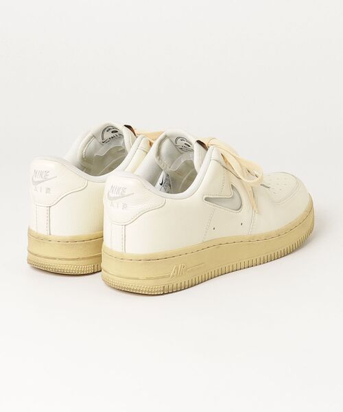 靴 nike AF1 07lx 24cm NIKE（ナイキ） AIR FORCE 1 07 LX ローカットスニーカー 24cm