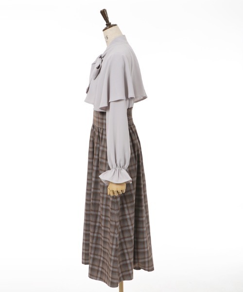axes femme ワンピース ケープ襟ドッキングワンピース