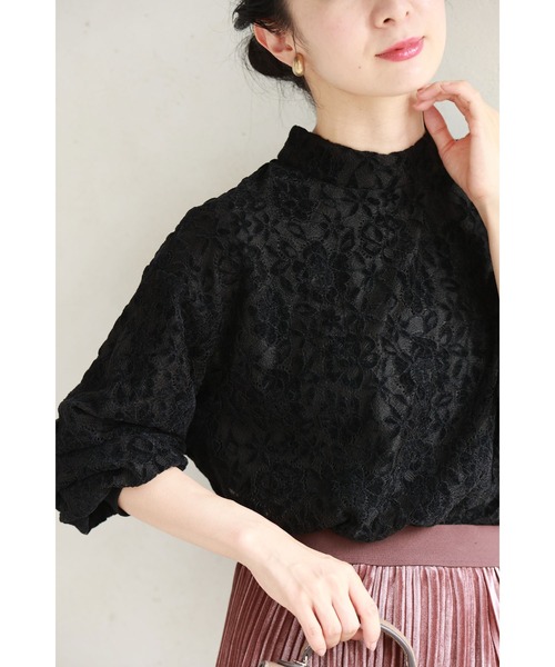 tシャツ 花が浮かび上がるパンチングレースプルオーバートップス レディース cawaii tシャツ （黒）ふんわり纏う黒花レースプルオーバー