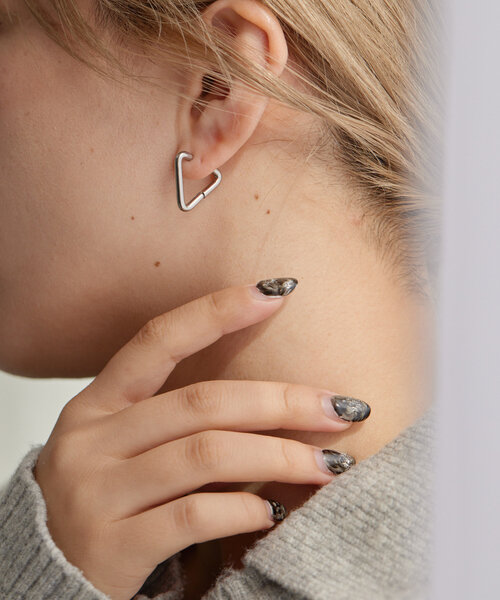 ビンテージ象牙調金巻きバングルとピアス ビンテージ象牙調金巻きバングルとピアス