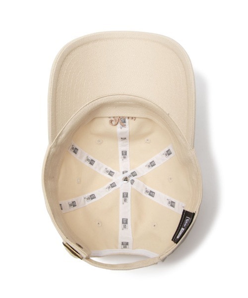 NEW ERA(R)×MARY QUANT3段ロゴ キャップ(ベージュ） マリークワント MARY QUANT NEW ERA(R) × MARY QUANT3段ロゴ