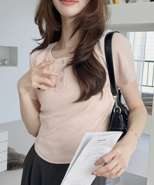 Ada. ヘンリーネック tシャツ 半袖 スタイルアップ！ヘンリーネック