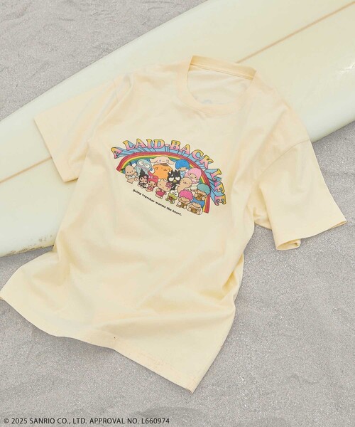 ラスト1点✩.稀少  EXIEEE × サンリオ コラボ Tシャツ EXIEEE】サンリオキャラクターズコラボはぴだんぶいロゴTシャツ[品番