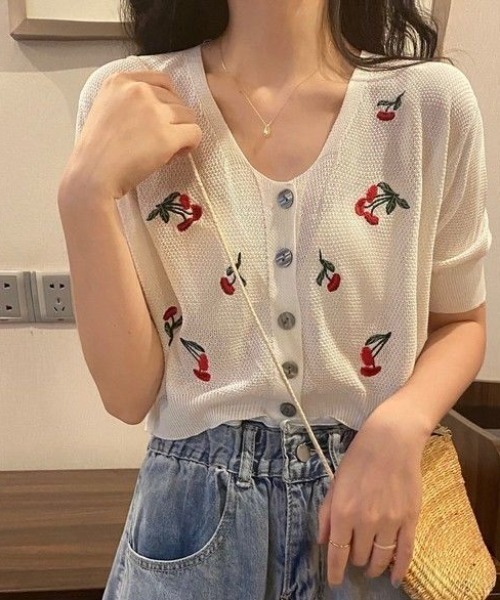 火曜日で取り下げ【新品タグ付き】Her lip to 赤 半袖 カーディガン deux amour カーディガン 半袖 チェリー刺しゅう半袖ニットカーデ