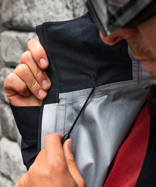 コート ジャケット VOLCOM TESTER 3L GORE-TEX JACKET/ボルコムスキースノーボードウェア(ゴアテックスジャケット) メンの画像