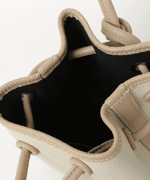 超美品 ヴァジック VASIC ショルダーバッグ 30-26050703 VASIC（ヴァジック） ショルダーバッグ - ベージュ レディース