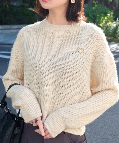 ニット セーター ハートブローチ付き クルーネックニットトップス