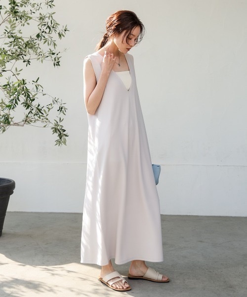 【GIANA】日本未入荷！カットアウトプリーツワンピース ◇サイドカットノースリカットソーワンピース（ワンピース