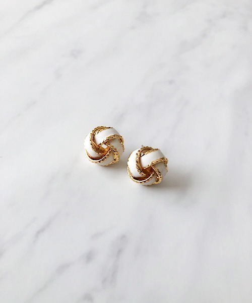 TIMELESS&THREE（タイムレスアンドスリー） ピアス ゴールドエッジ