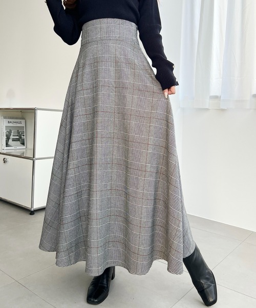 美品 23区 グレンチェック フレアスカート グレー系 44 大きいサイズ moment+ スカート ハイウエストボリュームフレアグレンチェック