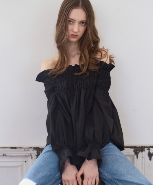 meing. off shoulder blouse オフショルダーブラウス Meline M. ブラウス シャツ Ruffled Ribbon Off-Shoulder Blouse