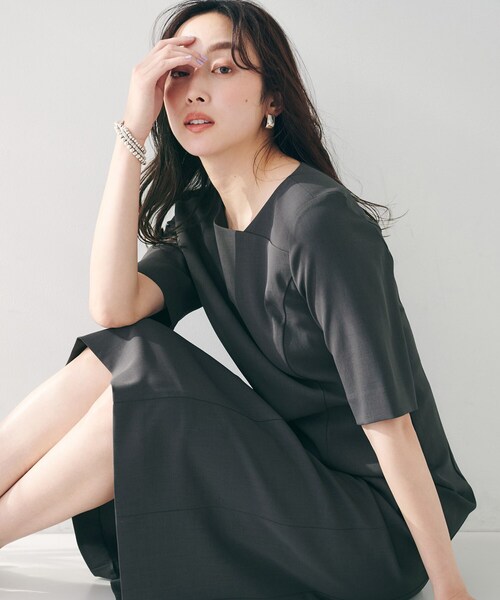 【匿名配送】 UNTITLEDワンピース✨ UNTITLED ワンピース 「きれいめ/上品/夏ワンピ」アシメネック