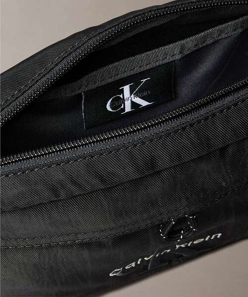 Calvin Klein（カルバン・クライン） ショルダーバッグ クロスボディ