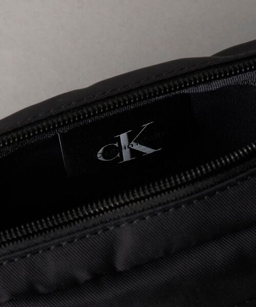 Calvin Klein（カルバン・クライン） ショルダーバッグ クロスボディ