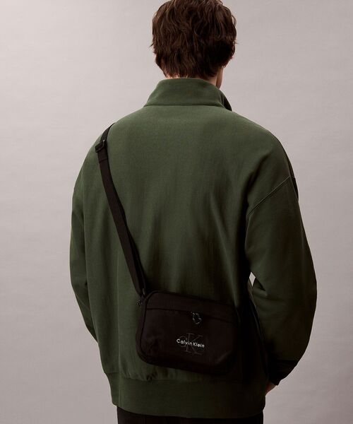 Calvin Klein（カルバン・クライン） ショルダーバッグ クロスボディ