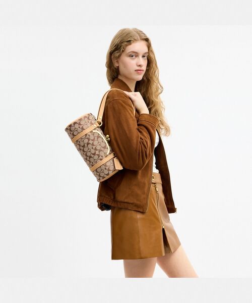 COACH（コーチ） ショルダーバッグ バッグ キスロック バレル バッグ