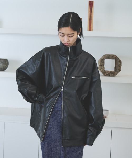 AIC. ブルゾン アウター レザータッチスタンドカラーブルゾン