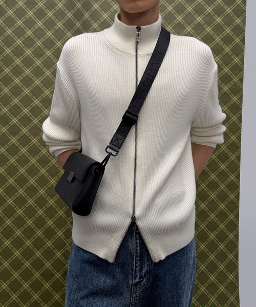 エンポリオアルマーニ　ショルダーバッグ　レザーシボ加工　シルバーロゴプレート　黒 ARMANI EXCHANGE ショルダーバッグ 「A|X アルマーニ エクスチェンジ