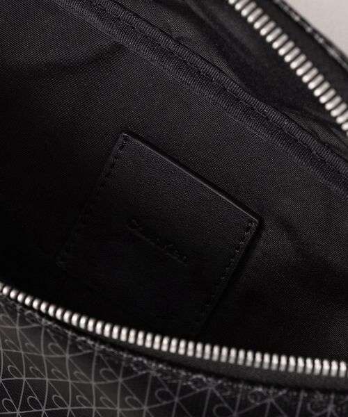 Calvin Klein（カルバン・クライン） ショルダーバッグ クロスボディ