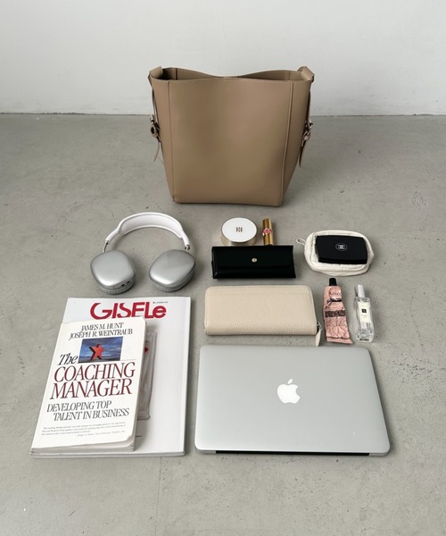 CLEA トートバッグ 「A4サイズ対応」太ベルトワンハンドル ポーチ付き  