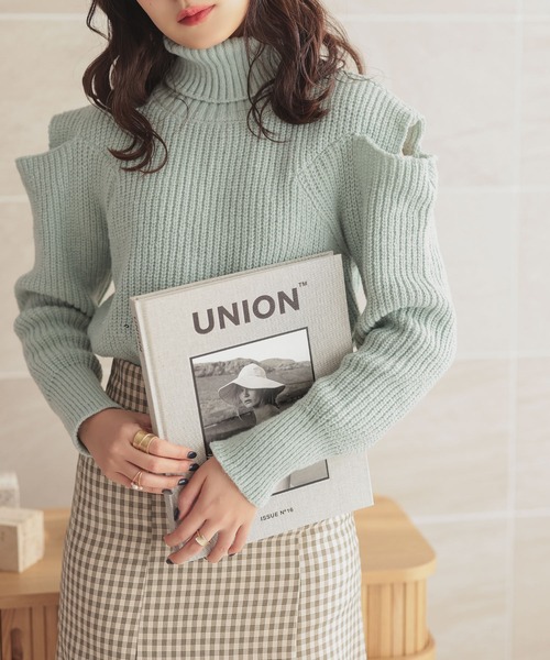Isn't She？（イズントシー） ニット セーター 肩開きタートルニット