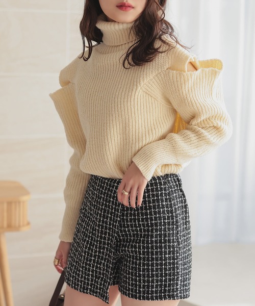 Isn't She？（イズントシー） ニット セーター 肩開きタートルニット