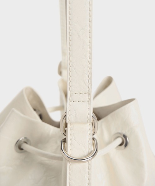 CHARLES ＆ KEITH（チャールズ&キース） ショルダーバッグ バッグ Neva