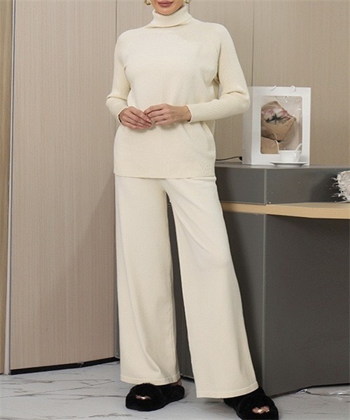 New Balance タートルネックセーター・パンツセット FREE STYLISTS ニット セーター タートルネックトップス ロングパンツ