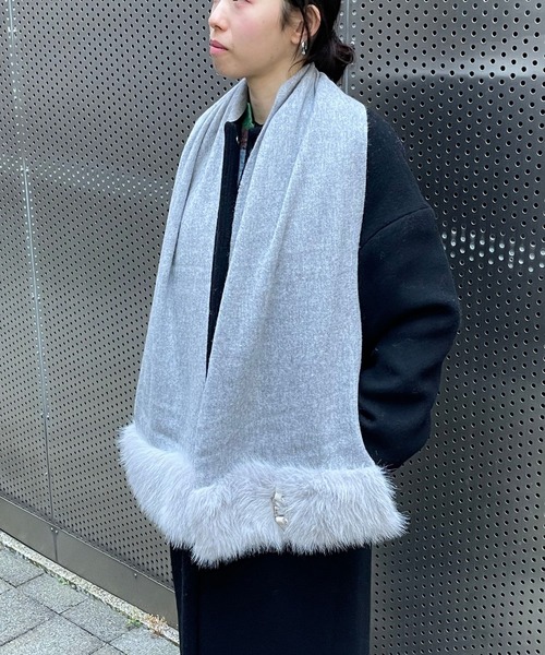 新品✨FURLA✨フルラ✨ファー✨マフラー✨グリーン✨未使用✨ふわふわ✨スヌード FURLA（フルラ） マフラー ストール ベルト付きフェイクファーマフラー