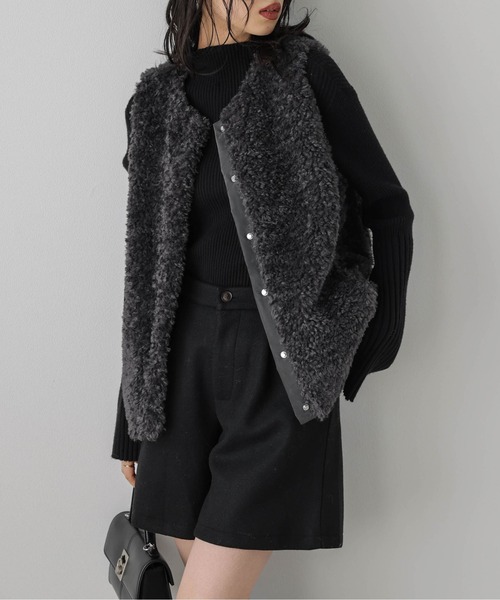 美品》DOLCE&GABBANA ビジューボタン フェイクファー ベスト M