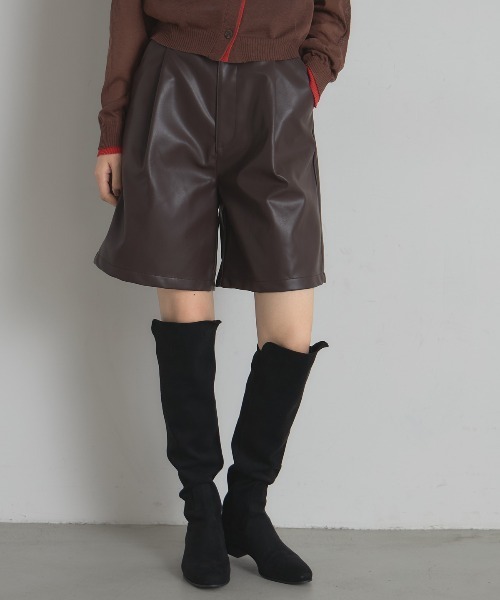 &. NOSTALGIA（ノスタルジア） パンツ フェイクレザーハーフパンツ