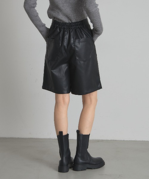 &. NOSTALGIA（ノスタルジア） パンツ フェイクレザーハーフパンツ