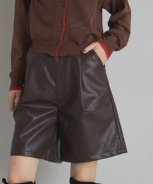 &. NOSTALGIA（ノスタルジア） パンツ フェイクレザーハーフパンツ