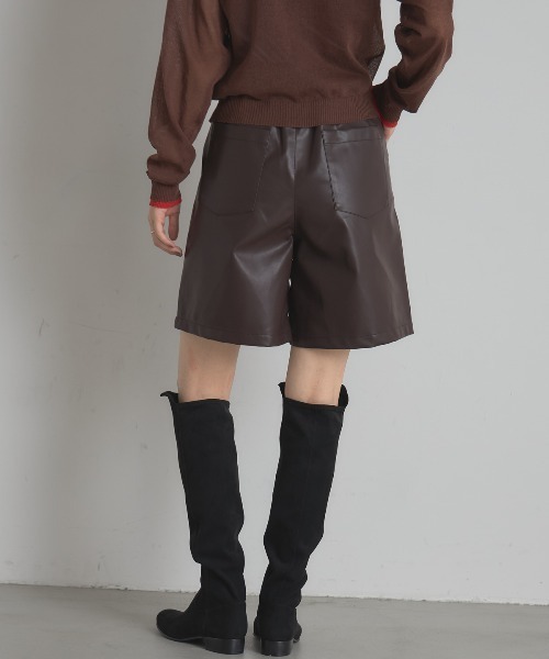 &. NOSTALGIA（ノスタルジア） パンツ フェイクレザーハーフパンツ
