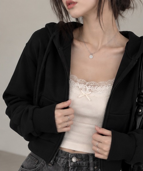 CLOTHY パーカー 「ショート丈でスタイルアップ。上品に着こなす